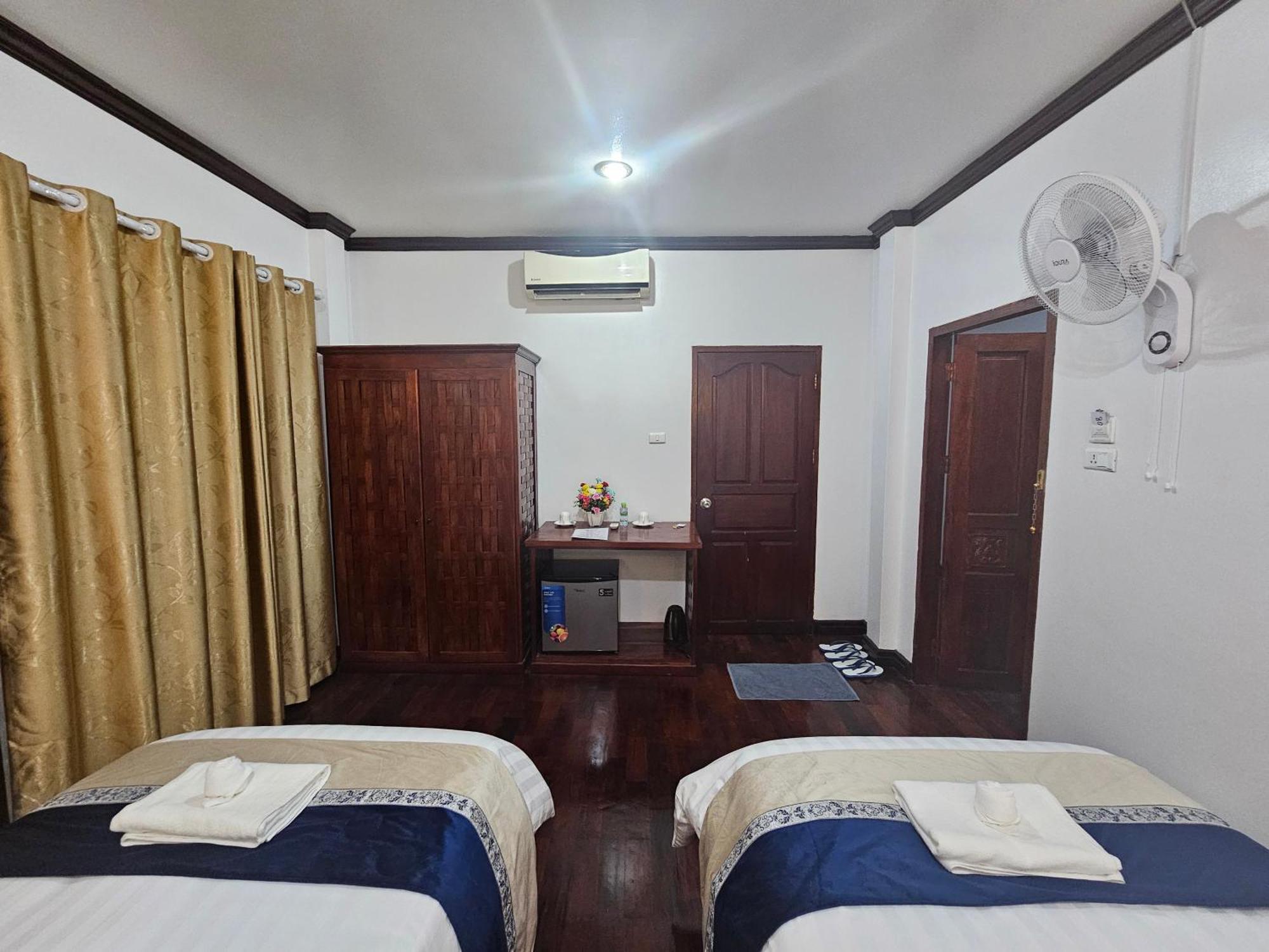 Win Hotel Vangviang Kültér fotó