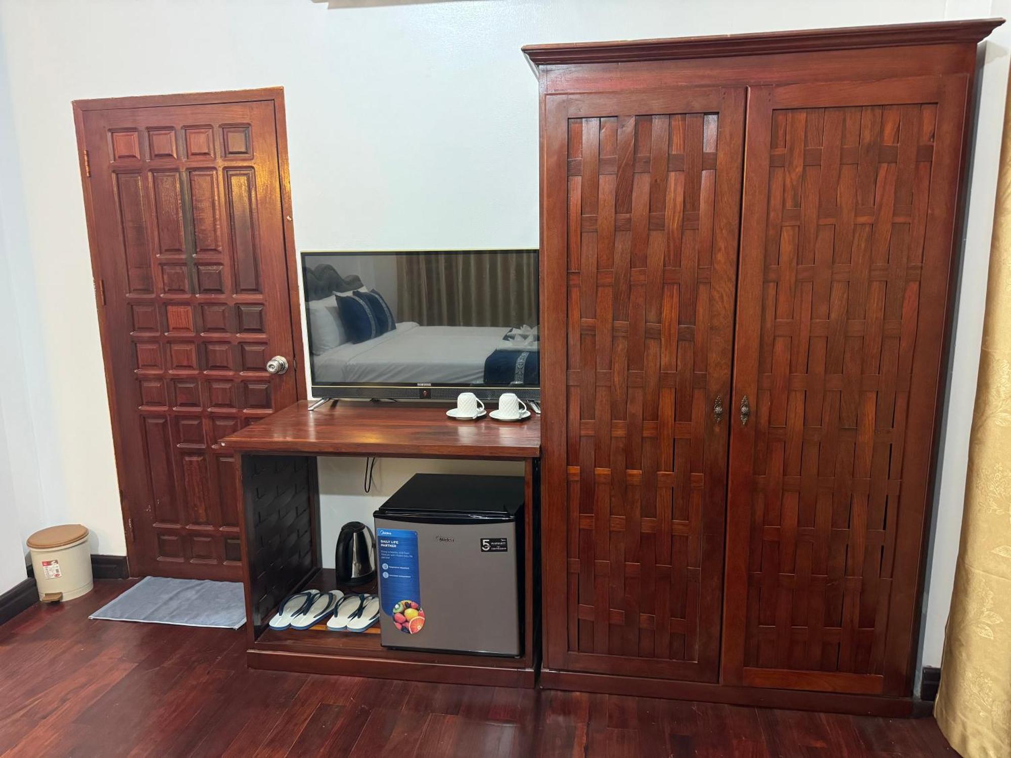 Win Hotel Vangviang Kültér fotó