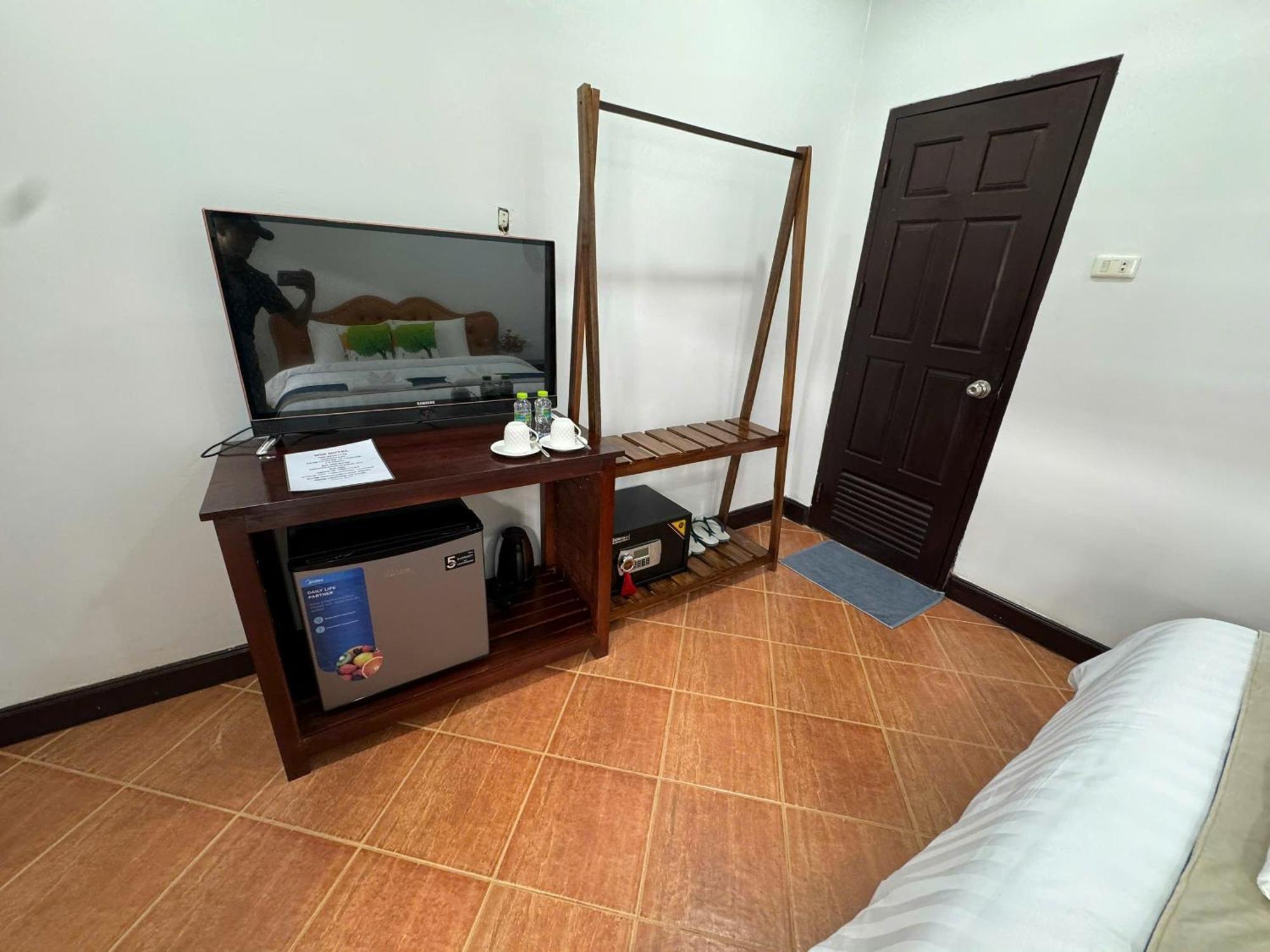 Win Hotel Vangviang Kültér fotó