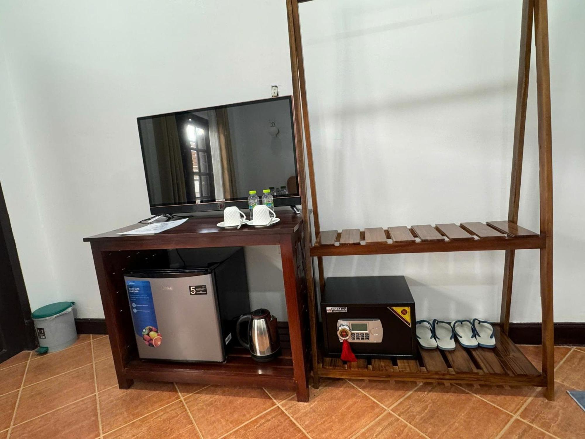 Win Hotel Vangviang Kültér fotó