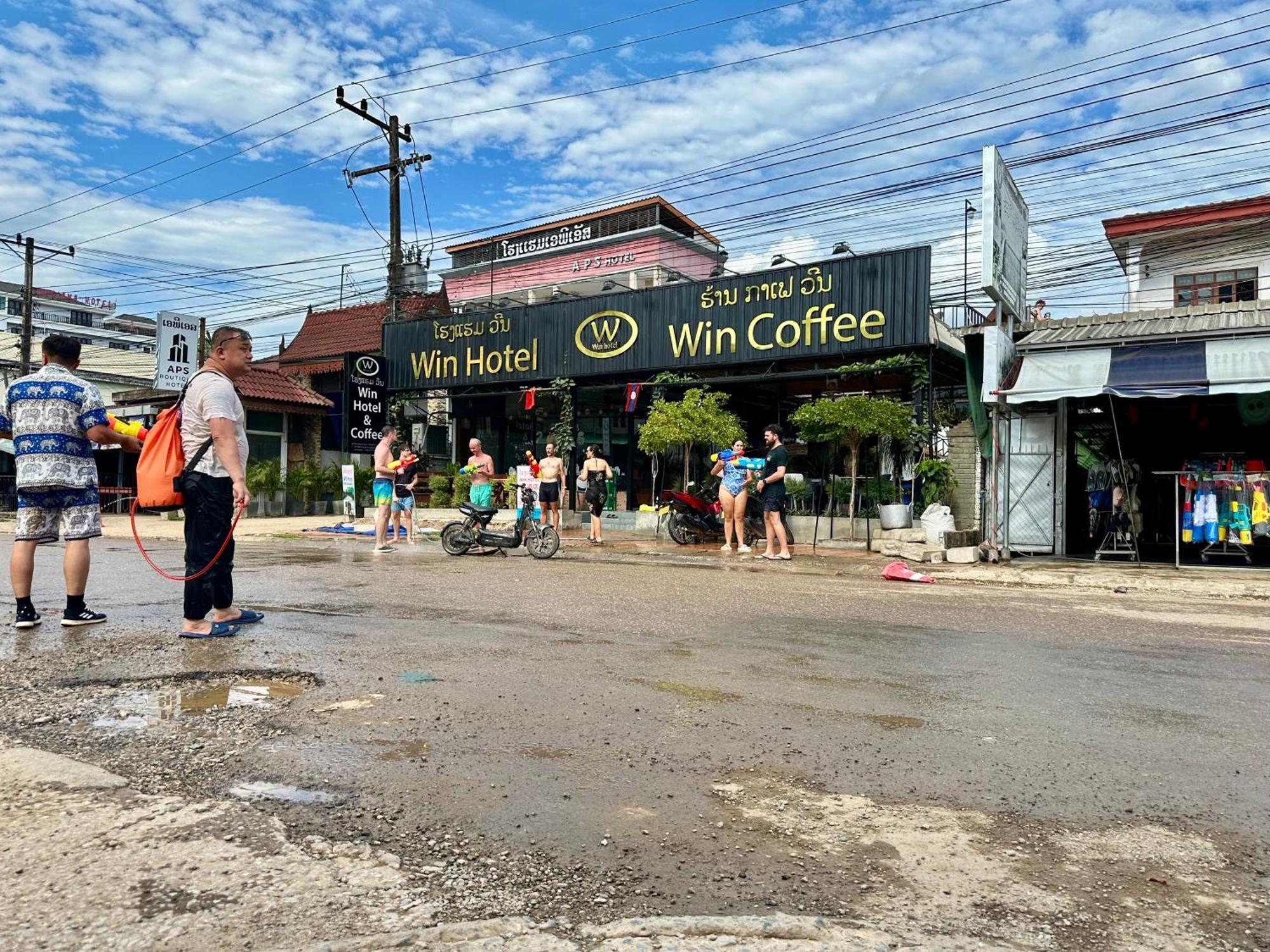 Win Hotel Vangviang Kültér fotó